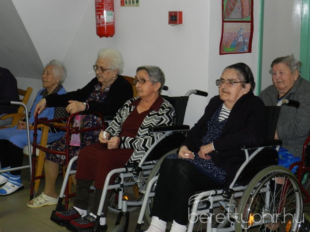 Az időseket köszöntötték 09